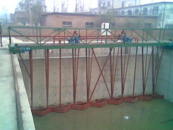 刮泥機